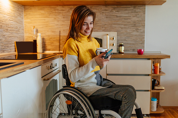 femme en fauteuil roulant